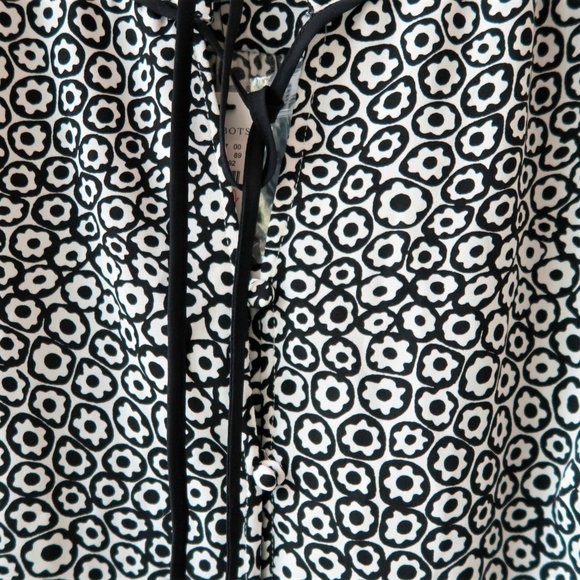 Talbots button down easy top in black and white floral design NWT small - Picture 3 of 6